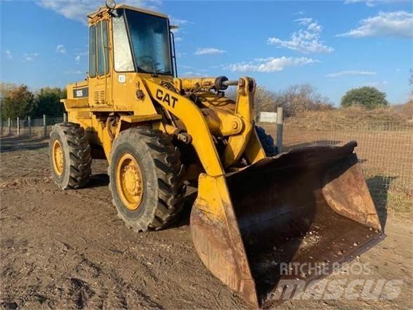 CAT 926 Фронтальні навантажувачі