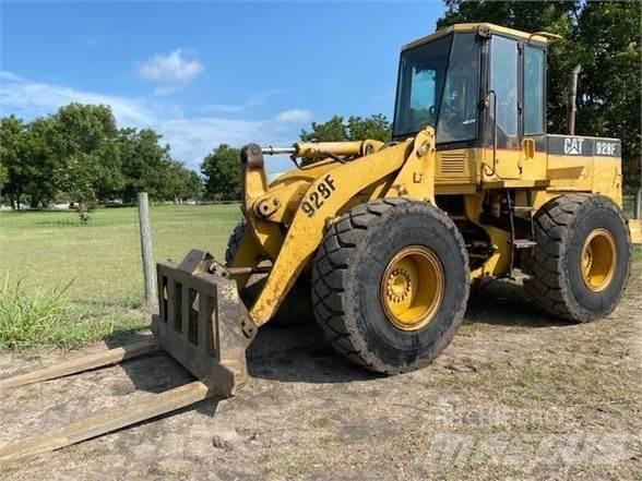 CAT 928F Фронтальні навантажувачі