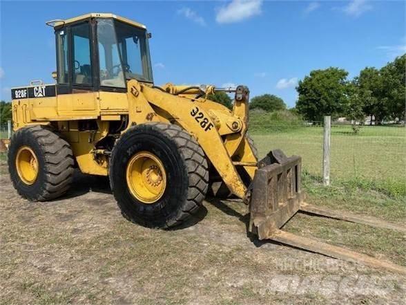 CAT 928F Фронтальні навантажувачі