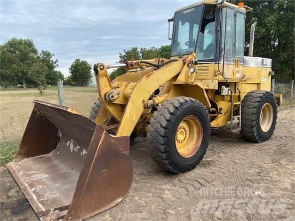 CAT 928F Фронтальні навантажувачі