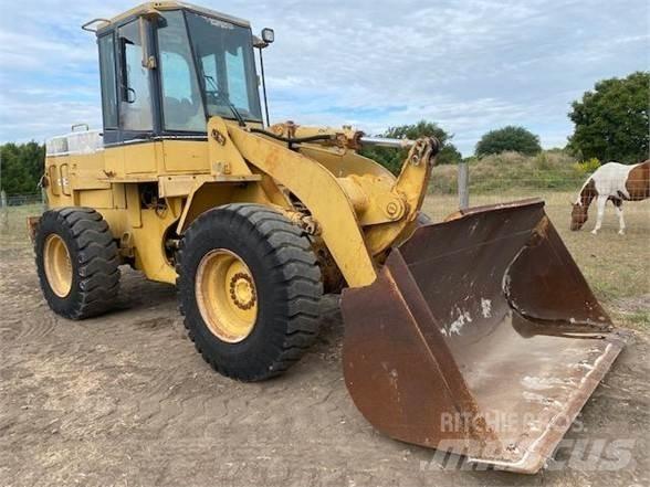 CAT 928F Фронтальні навантажувачі