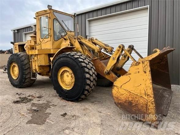 CAT 980B Фронтальні навантажувачі