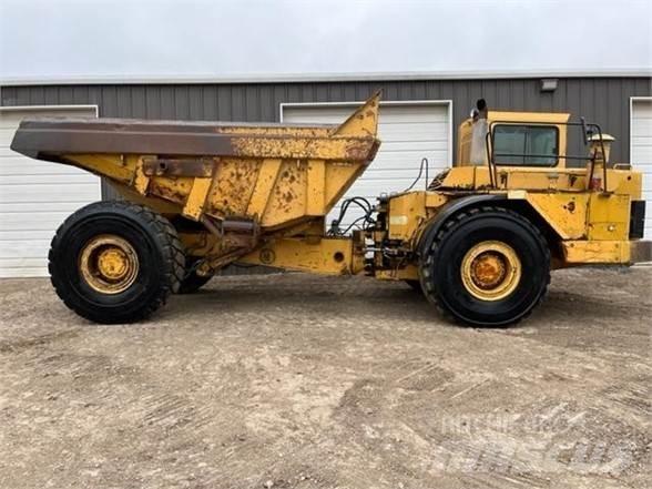 CAT D25C Зчленовані самоскиди
