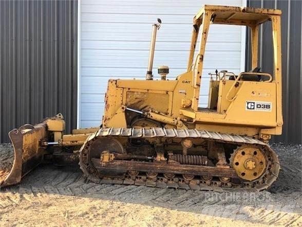 CAT D3B Гусеничні бульдозери