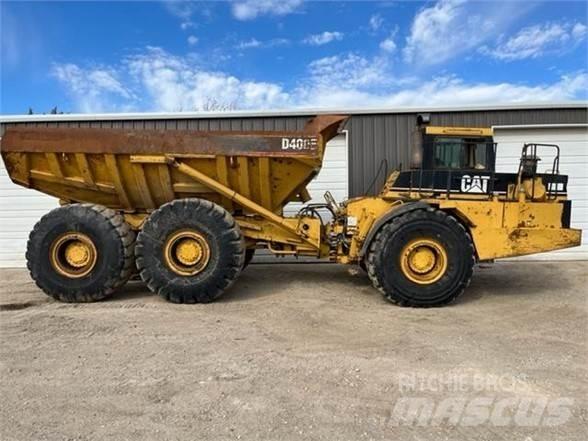 CAT D400E Зчленовані самоскиди