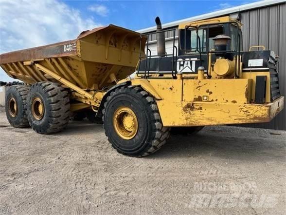 CAT D400E Зчленовані самоскиди