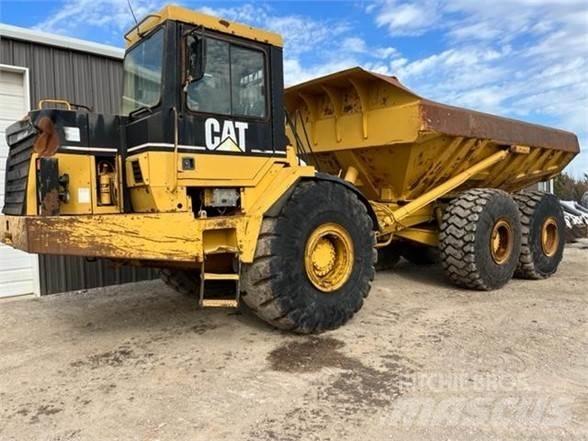 CAT D400E Зчленовані самоскиди
