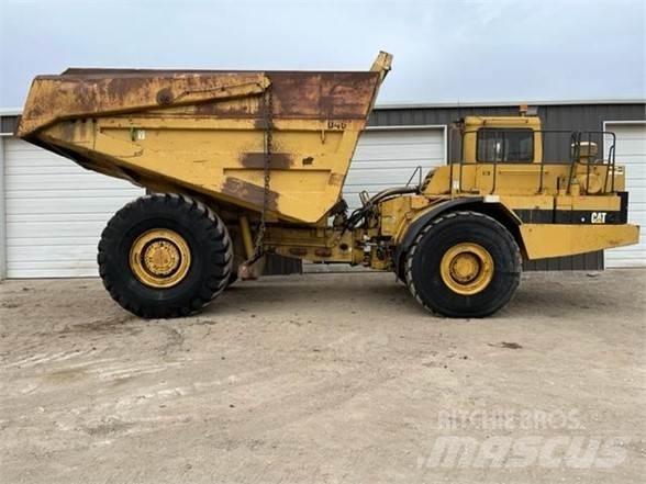 CAT D40D Зчленовані самоскиди