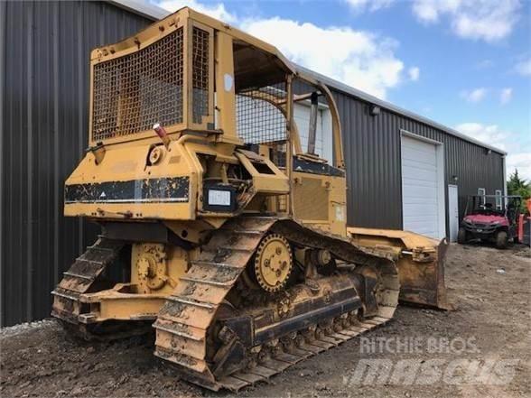 CAT D5M XL Гусеничні бульдозери