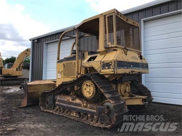 CAT D5M XL Гусеничні бульдозери
