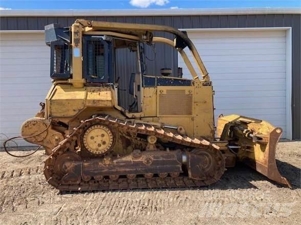 CAT D5M XL Гусеничні бульдозери