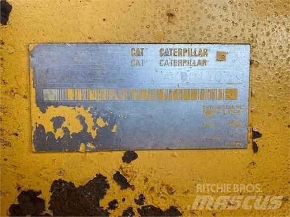 CAT D5N Гусеничні бульдозери