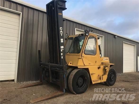 CAT V180B Дизельні навантажувачі