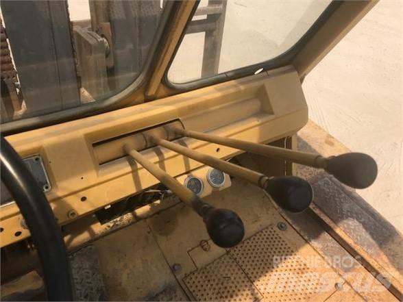 CAT V250 Дизельні навантажувачі