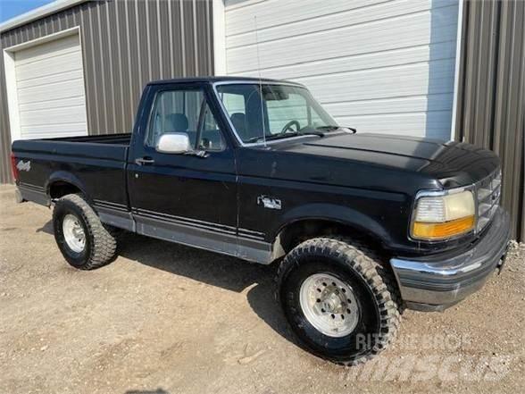 Ford F150 Пікапи / Бічне розвантаження