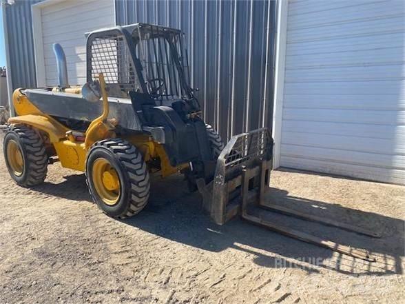 JCB 520 Телескопічні навантажувачі