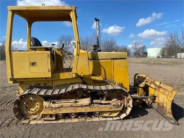 John Deere 450 Гусеничні бульдозери