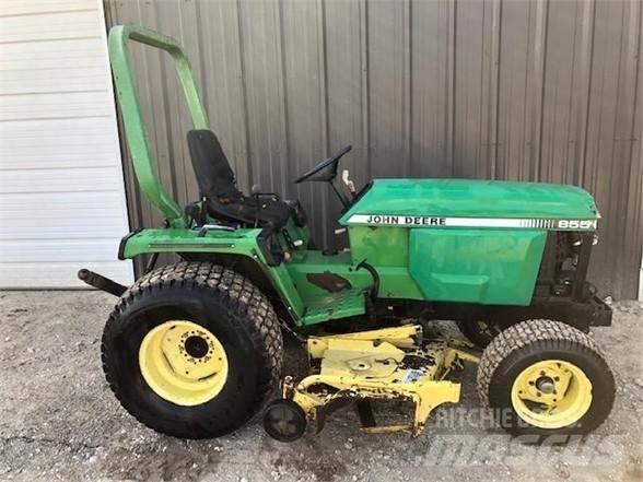 John Deere 855 Трактори