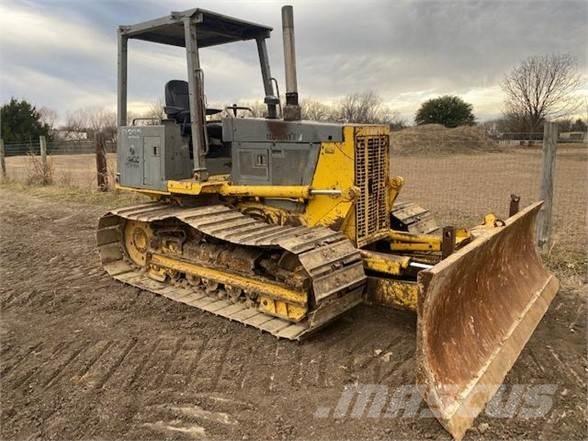Komatsu D32P-1 Гусеничні бульдозери