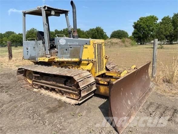 Komatsu D32P-1 Гусеничні бульдозери