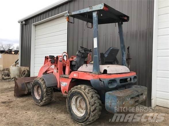 Kubota R420 Фронтальні навантажувачі