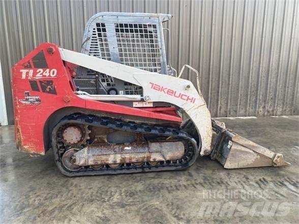 Takeuchi TL240 Міні-навантажувачі