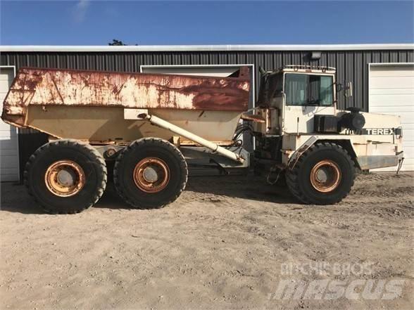 Terex TA27 Зчленовані самоскиди