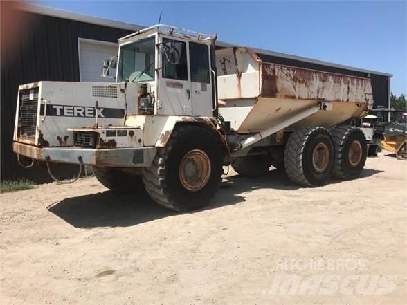 Terex TA27 Зчленовані самоскиди
