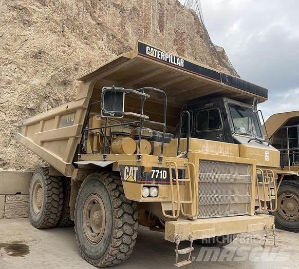 CAT 771D Міні самоскиди