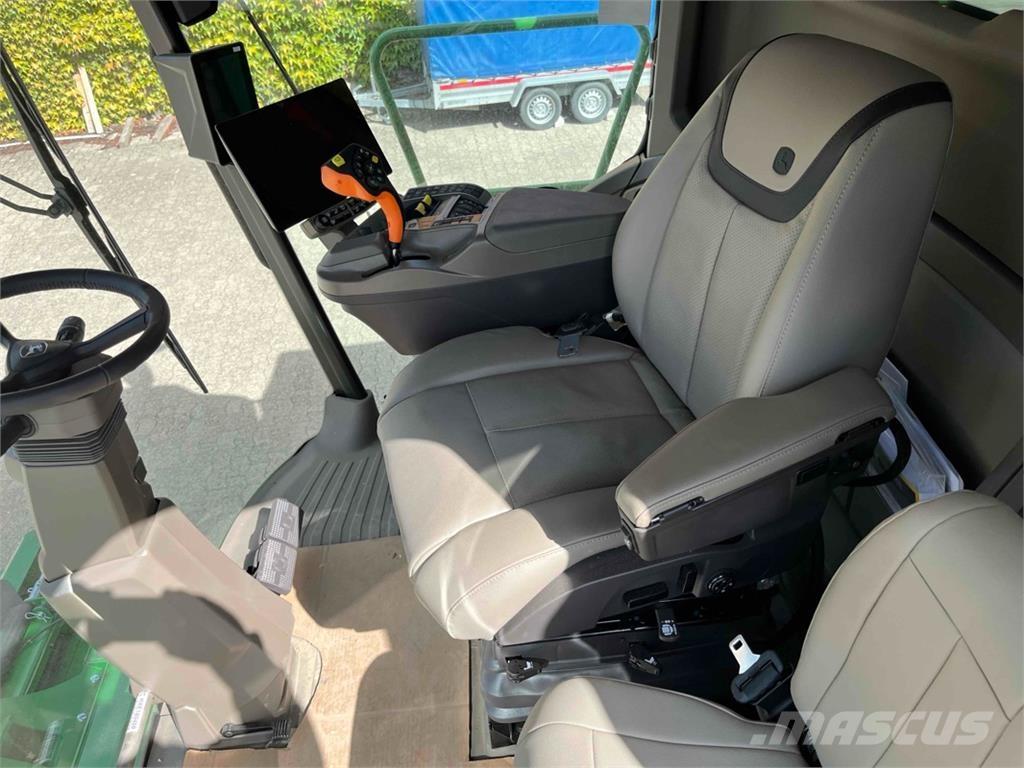 John Deere T5 600 Зернозбиральні комбайни