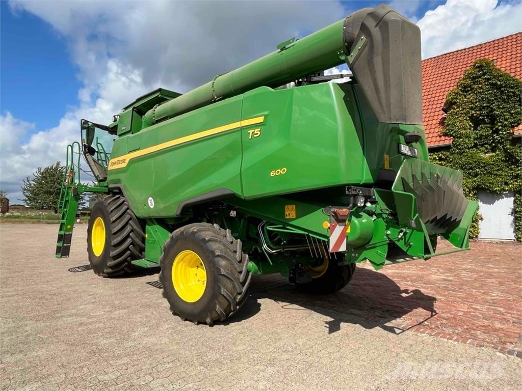 John Deere T5 600 Зернозбиральні комбайни