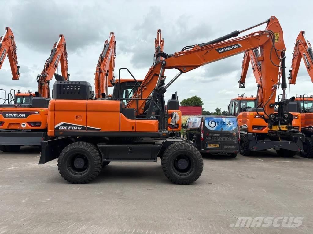 Develon DX140W-7 Колісні екскаватори