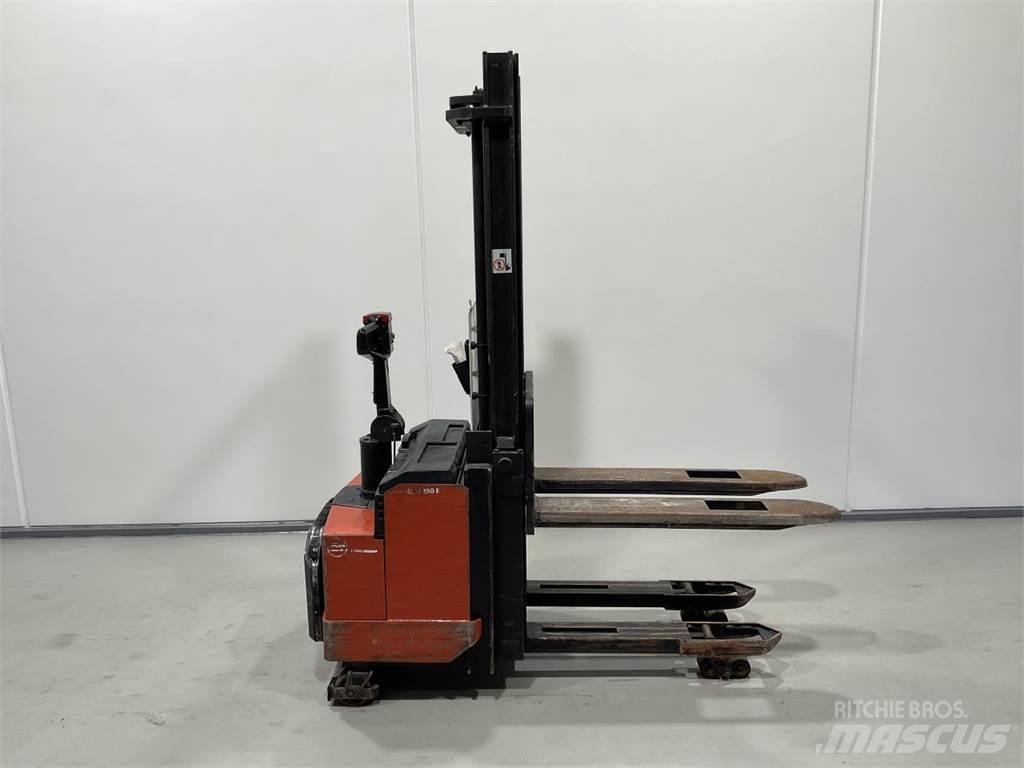 BT LSF1250/11 Самохідні електроштабелери