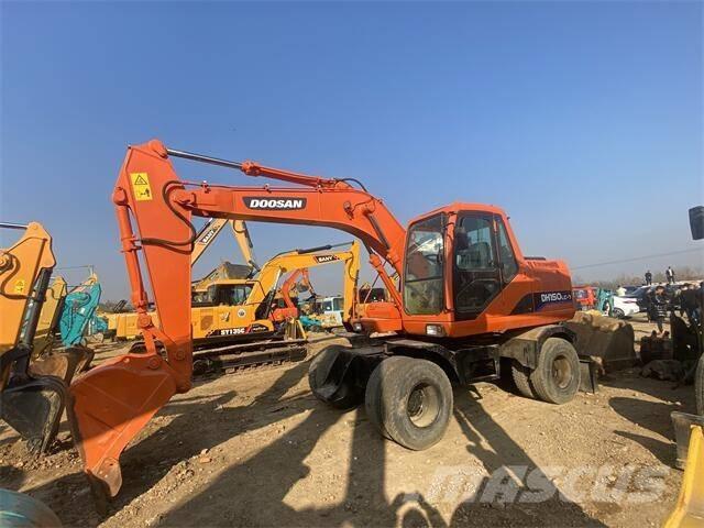 Doosan DH150LC-7 Гусеничні екскаватори