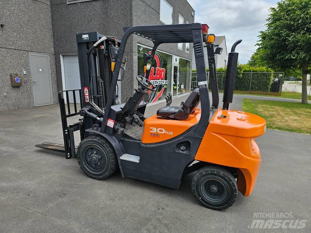 Doosan D 30 G Дизельні навантажувачі