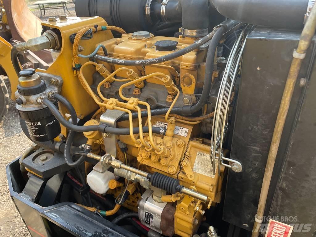 CAT CB224E Котки тротуарні