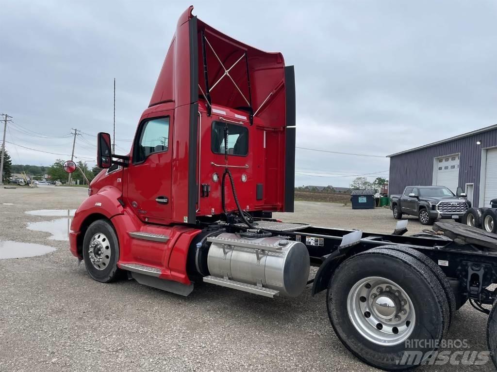 Kenworth T 680 Тягачі