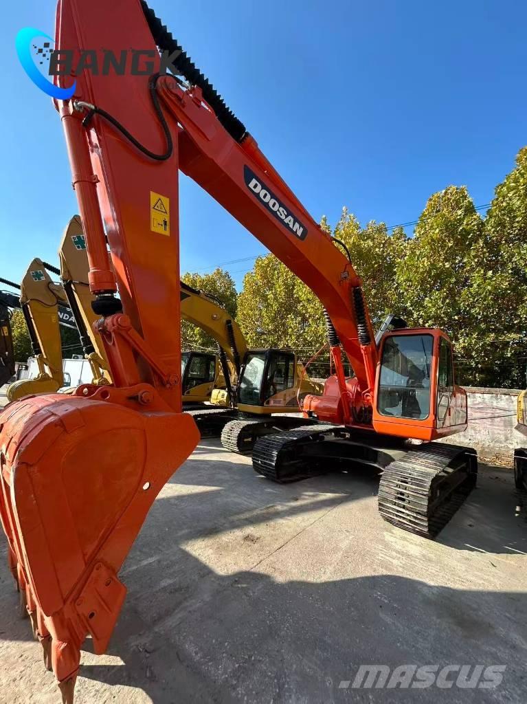 Doosan DX 225 Гусеничні екскаватори