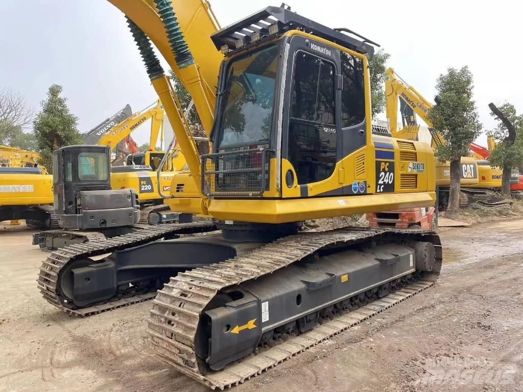 Komatsu PC240-8 Гусеничні екскаватори