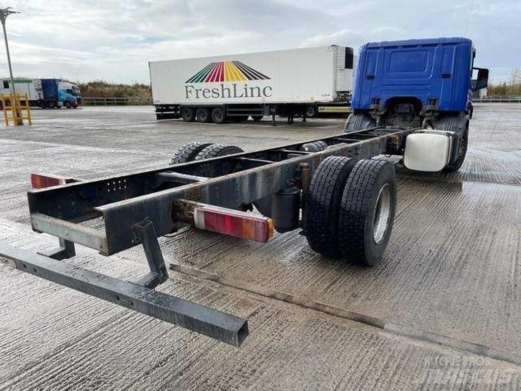 Scania P 230 Шасі з кабіною