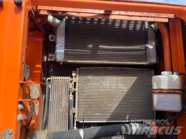 Doosan DX 225 LC Гусеничні екскаватори