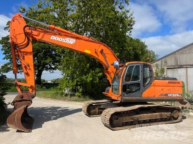 Doosan DX 225 LC Гусеничні екскаватори
