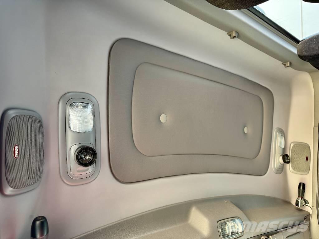 Peterbilt 389 Тягачі