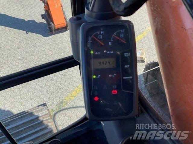 Hitachi ZX225USRLC Гусеничні екскаватори