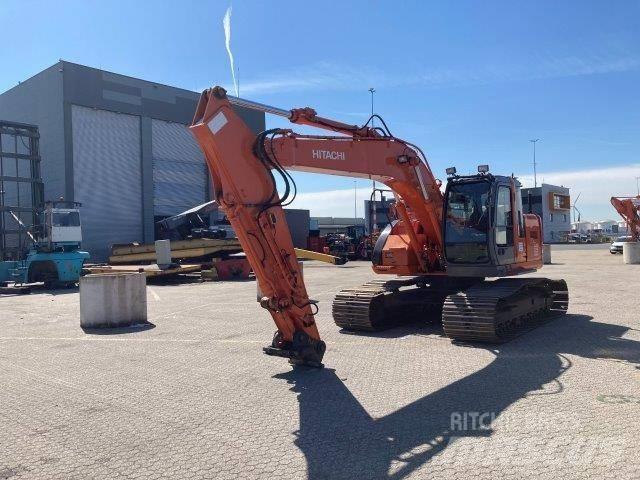 Hitachi ZX225USRLC Гусеничні екскаватори