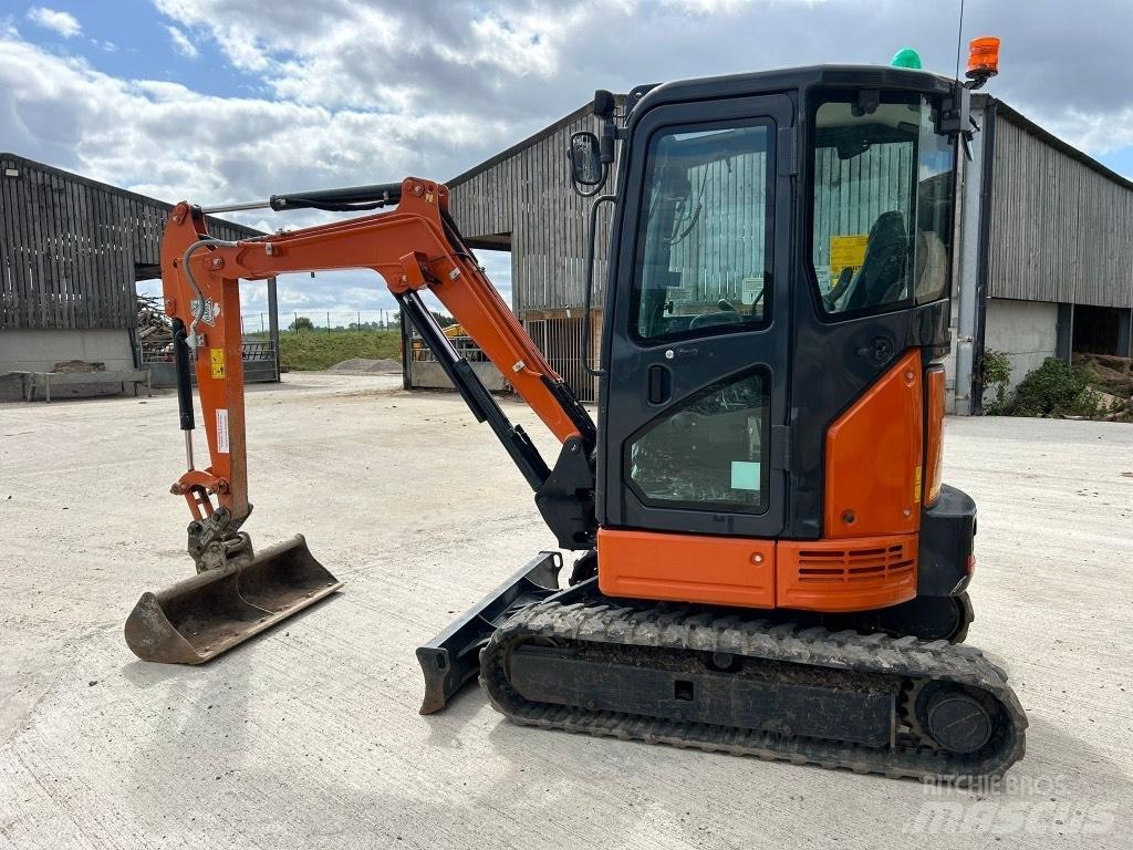 Hitachi ZX 26 U-6 Міні-екскаватори < 7т