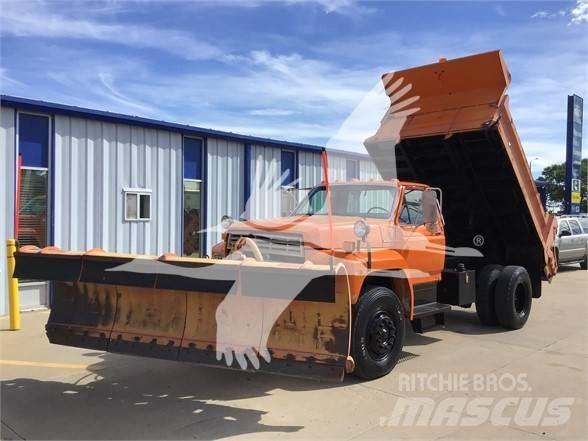 Ford F800 Розсіювачі солі та піску