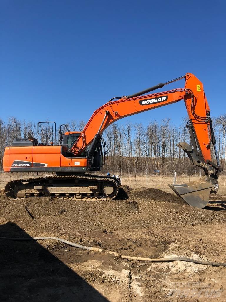 Develon DX225LC-5 Гусеничні екскаватори