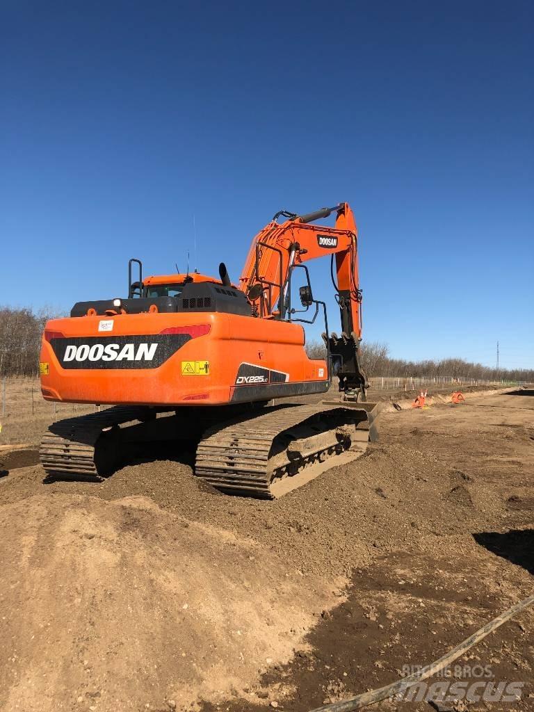 Develon DX225LC-5 Гусеничні екскаватори