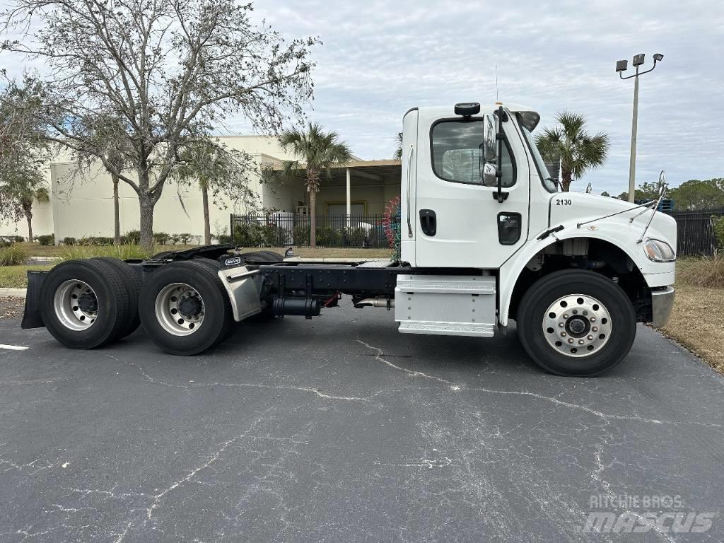 Freightliner M2 Вантажівки для доставки напоїв